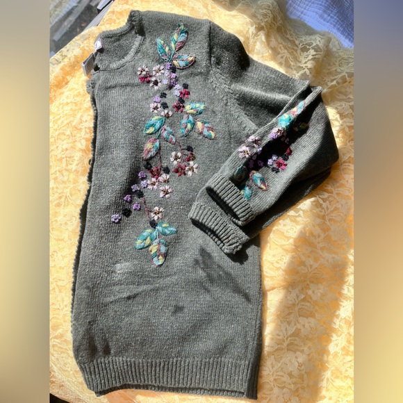 vtg y2K embroidered cottagecore cardigan sweater • beaded • Tiara International• - Picture 2 of 16